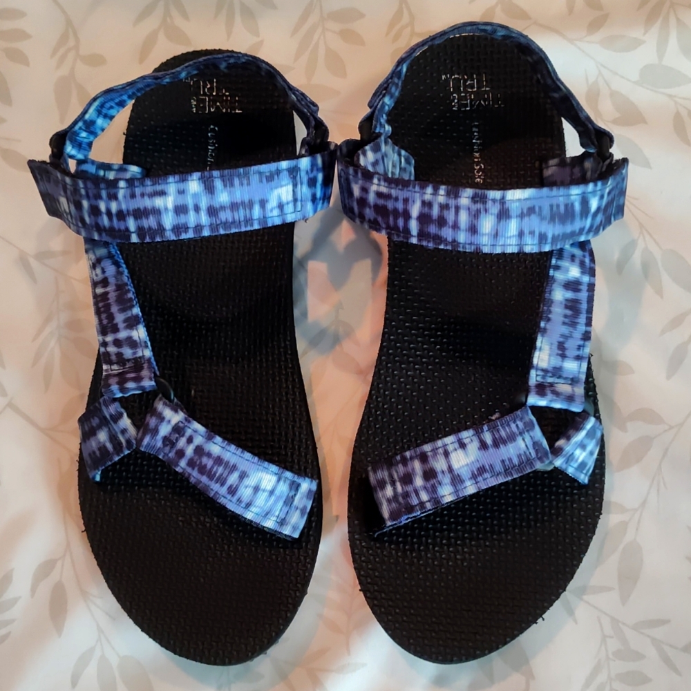 Time and Tru Women's Navy/White Tie Dye Sandals.  Size 8 1/2.
